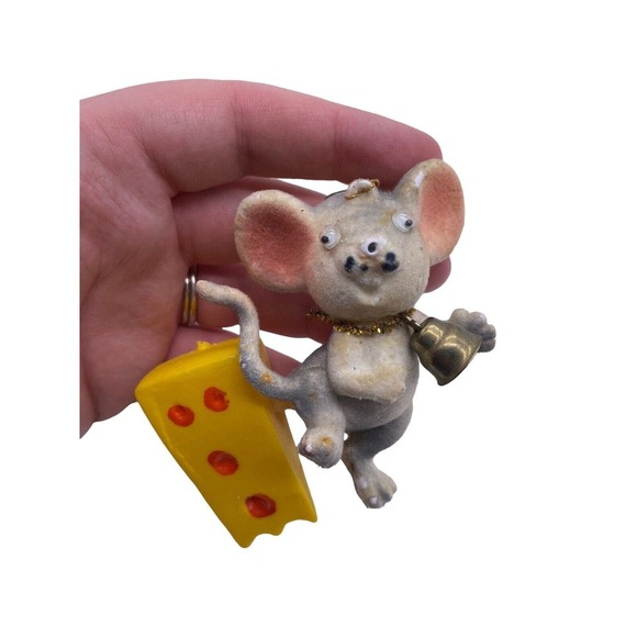 Vtg Mouse & Cheese Christmas Ornament Flocked Velvet Nursery Rhyme Theme Tree - Picture 5 of 9